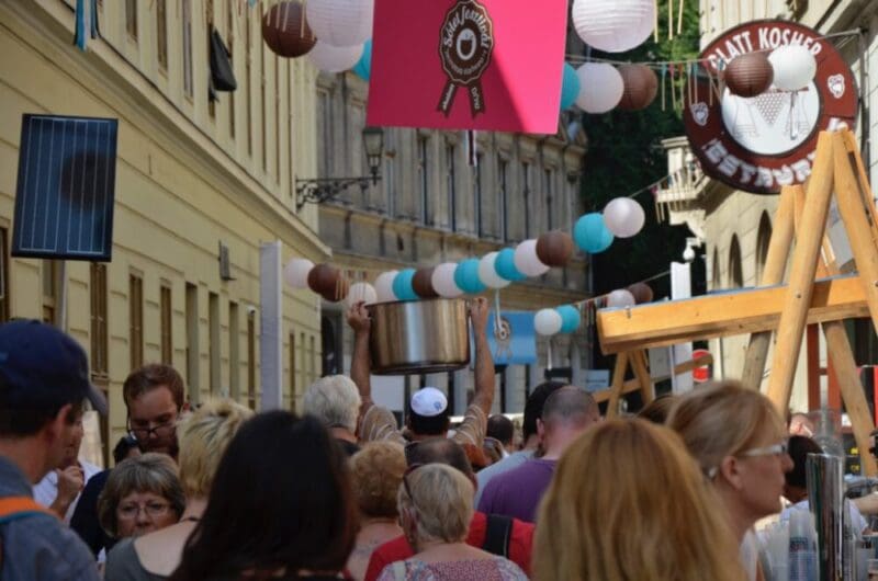 Sóletfesztivál a Kazinczy utcában.