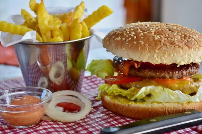 burger 3442227 1280