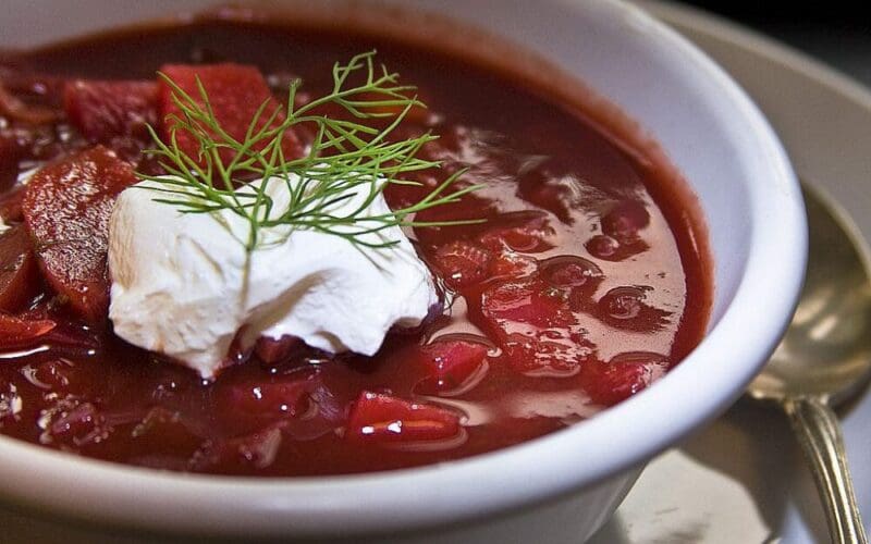 1024px Borscht served 1024x640 1