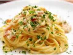 Az igazi olasz Spaghetti alla Carbonara Spaghetti alla Carbonara - egyszerű olasz tésztaétel