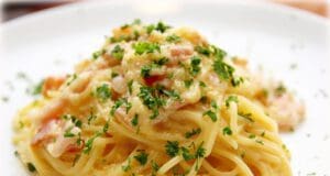 Az igazi olasz Spaghetti alla Carbonara Spaghetti alla Carbonara - egyszerű olasz tésztaétel