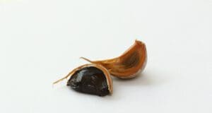 Mégis, hogyan lehet egy fokhagyma fekete?