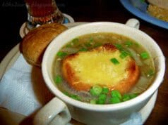 Francia hagymaleves a hideg őszi napokra