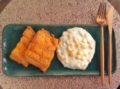 Paprikás lisztben sült hal majonézes kukoricasalátával Hal karácsonyra