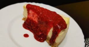 Sajttorta gyümölcsszósszal- egyszerű recept, biztos siker!