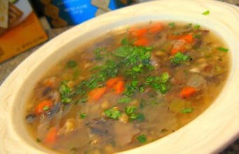 Gombaleves galuskával, ahogy a menzán is ettük