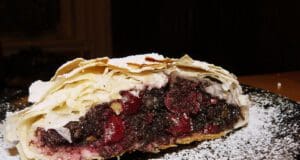 Meggyes-mákos rétes kész réteslapból