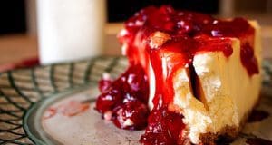 Sütés nélküli málnás-fehércsokoládés sajttorta