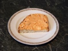 Isteni reggeli: klasszikus körözött pirítósra kenve