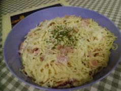 Tejszínes-sonkás spagetti, ha gyorsan szeretnél valami laktatót