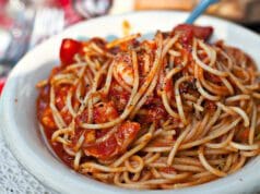 Paradicsomszószos garnélás spagetti egyszerűen