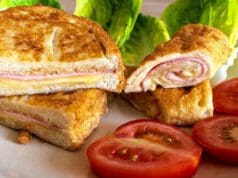 A töltött bundáskenyér sajttal és sonkával az igazi