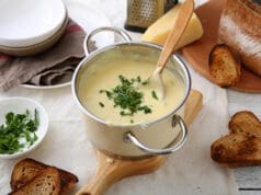 Sűrű sajtkrémleves – minél több sajtból készíted, annál finomabb lesz!