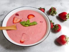 Mentás eperkrémleves