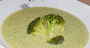 Brokkolifőzelék ízletesen és diétásan
