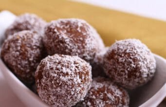 Vegán banános kókuszgolyó