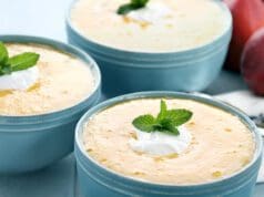 Frissítő őszibarack-krémleves