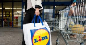 Egyre kevesebb műanyagot használ a Lidl