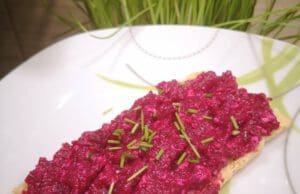 Egy bíborszínű szendvicskrém: céklakrém reggelire céklakrém