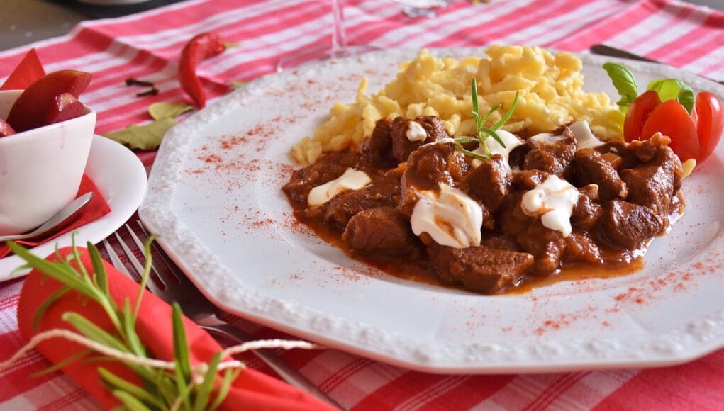 pörkölt parádé