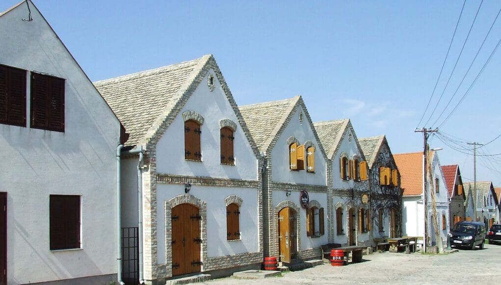 Hajóson pincefalu
