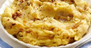 Egyszerű, de nagyszerű köret: a hagymás krumplipüré hagymás krumplipüré