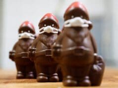 Még a Reuters is a maszkos csokimikulást megálmodó magyar cukrászról beszél! maszkos-csokimikulás