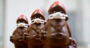 Még a Reuters is a maszkos csokimikulást megálmodó magyar cukrászról beszél! maszkos-csokimikulás