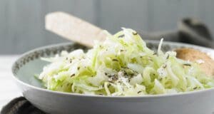 Klasszikus köményes káposztasaláta köményes káposztasaláta