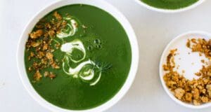 Az elevenzöld kelkáposzta-krémleves kelkáposzta-krémleves