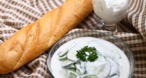 Nosztalgikus tejfölös uborkasaláta tejfölös-uborkasaláta