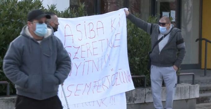 ajkán-tüntetést