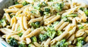 Brokkolis-tejszínes penne brokkolis-penne