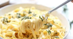 Krémes sütőtökös Alfredo sütőtökös-alfredo