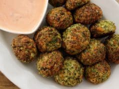 Húsmentes csoda: brokkolifasírt reszelt répával brokkolifasírt