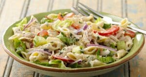 Pofonegyszerű tonhalas tésztasaláta tonhalas-tésztasaláta
