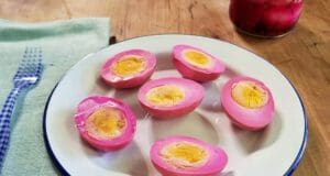 Helló tavasz: céklalében pácolt főtt tojás céklalében pácolt főtt tojás