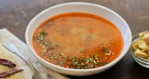 Elronthatatlan klasszikus: köménymagos csurgatott tojásleves tojásleves