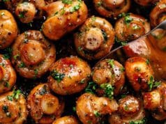 Vajban sült fokhagymás gombafejek fokhagymás gombafejek