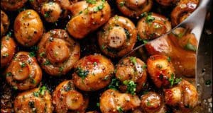 Vajban sült fokhagymás gombafejek fokhagymás gombafejek