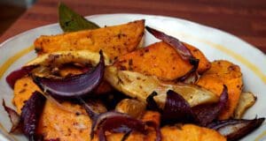 Hagymával és fokhagymával sült édesburgonya hagymával sült édesburgonya