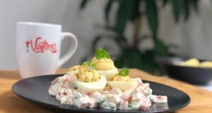 Húsvétra hangolódva: franciasaláta töltött tojással franciasaláta