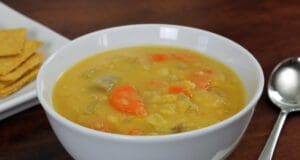 Pénztárcabarát finomság: sárgaborsóleves zöldségekkel sárgaborsóleves