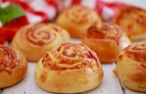Ezt fald fel: magyaros mini pizzás csiga pizzás csiga