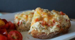 Tonhalkrémes melegszendvics tonhalkrémes melegszendvics