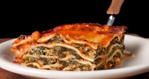 Vegetáriánus finomság: extrasajtos spenótos lasagne spenótos lasagne