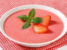 Selymes tejszínes eperkrémleves eperkrémleves