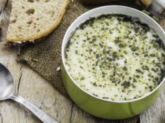 Mentás joghurtleves, egy hűsítő nyári finomság joghurtleves