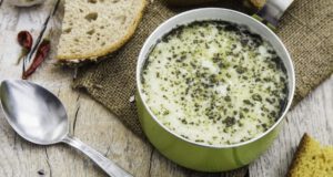 Mentás joghurtleves, egy hűsítő nyári finomság joghurtleves