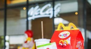 Nincs többé műanyag szívószál és evőeszköz a Mekiben McDonald's műanyag